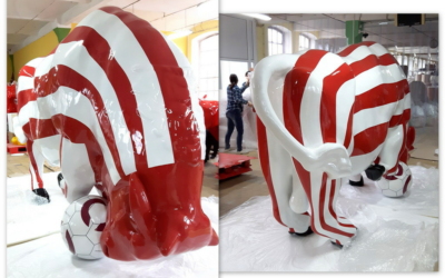 Pomniki z laminatu szklanego.