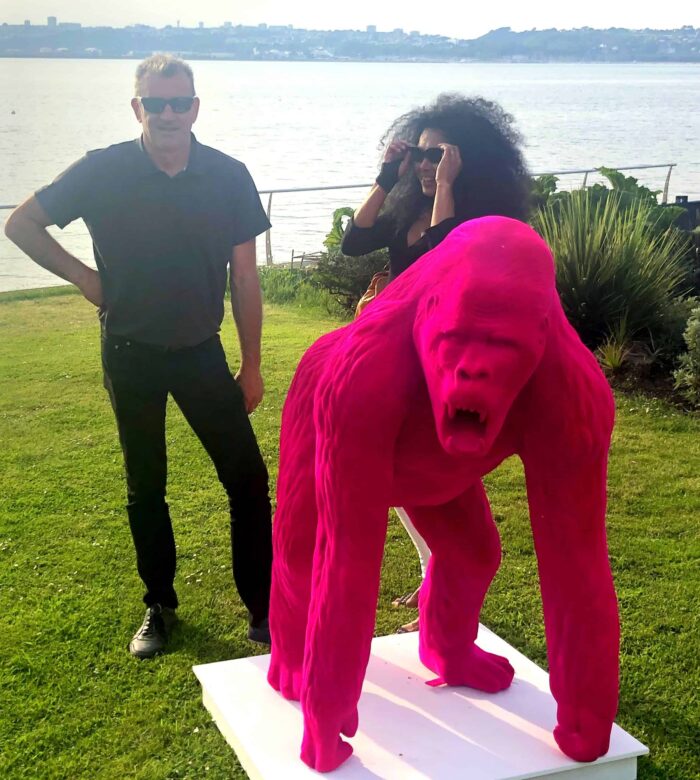 large gorilla goryl flocked pink
