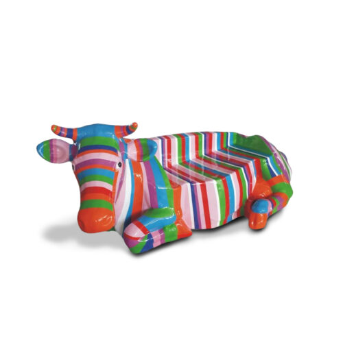Ławka z laminatu w kształcie krowy - kolorowe pasy