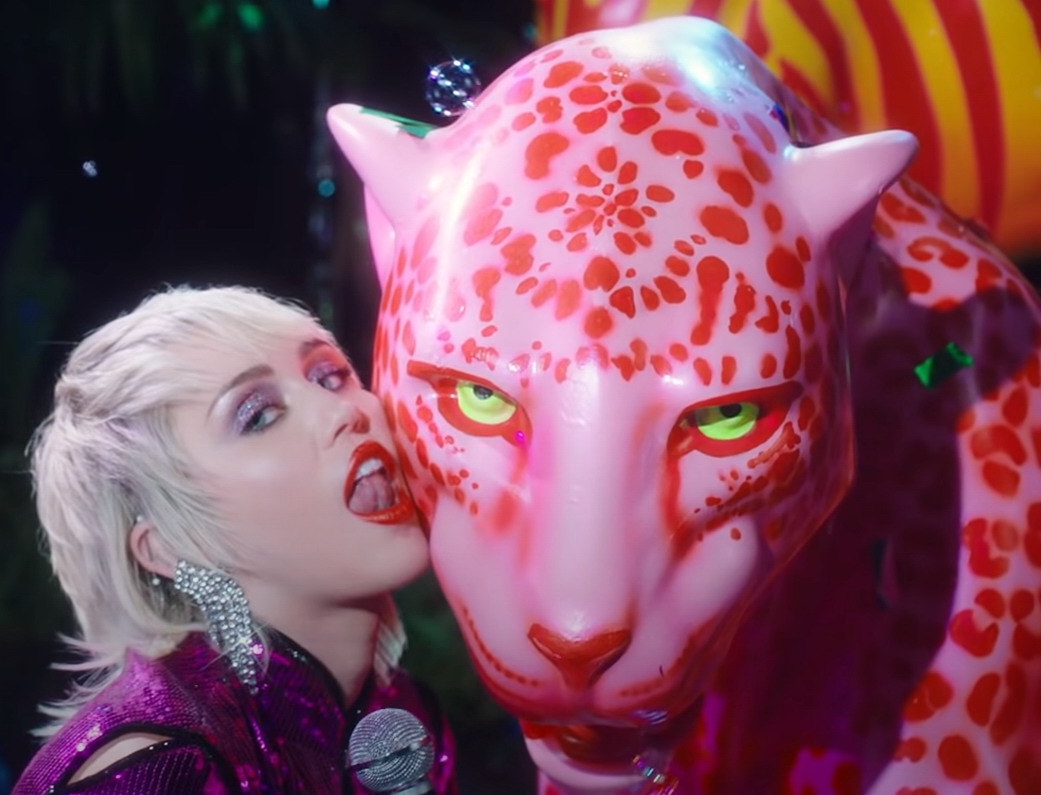 Panther From Miley Cyrus Music Video-3DFORMeu