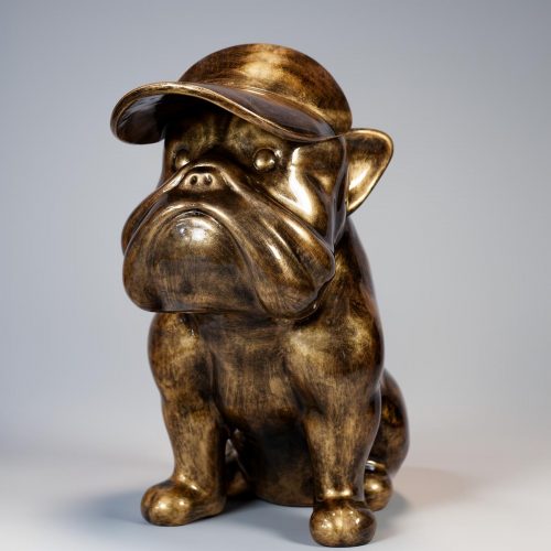 pies Bulldog z czapka - złota patyna