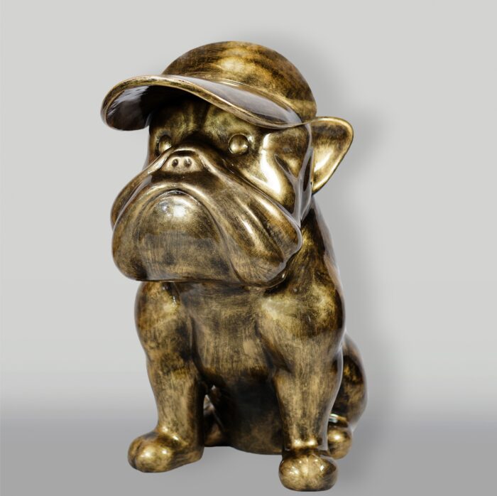 pies Bulldog z czapka - złota patyna