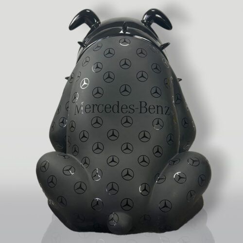 Pies bulldog avella 55 cm - logo mercedes