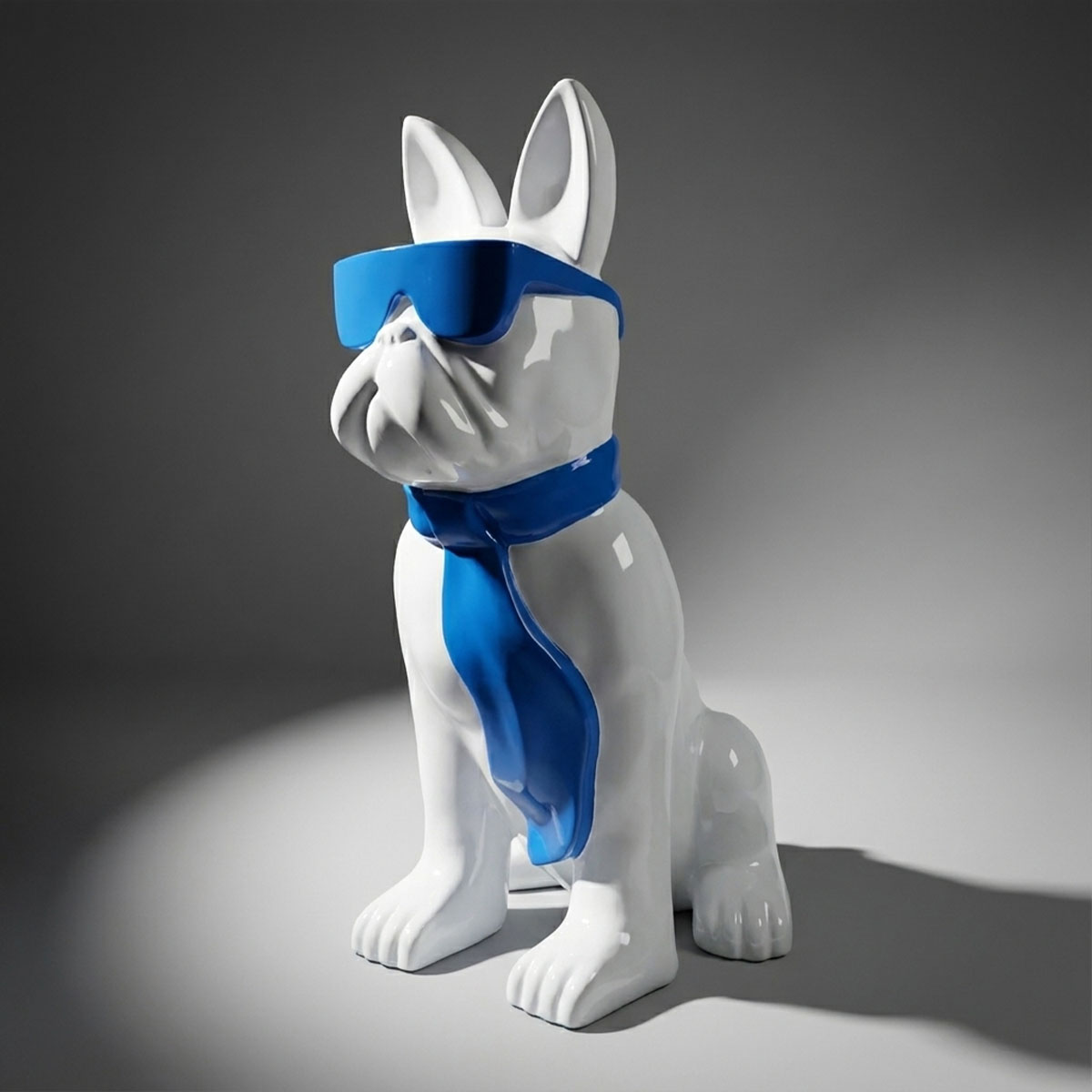 Średnia Figura Dekoracyjna Bulldog Z Krawatem W Okularach Blue Sky