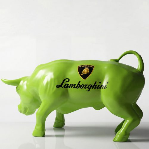 figura byka Lamborghini z włókna szklanego w jasnozielonym, realistycznym stylu do reklamy i wystaw sklepowych