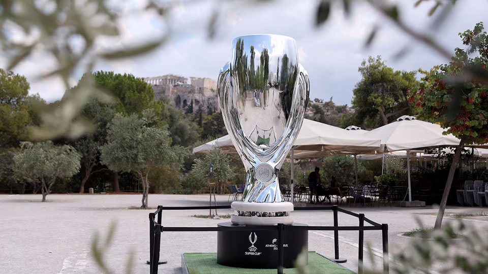 Duża Figura Super Puchar UEFA na Mistrzostwa 2024 1 TGQPQQAB7ZCSNOSBFI4NZB3HVE 2
