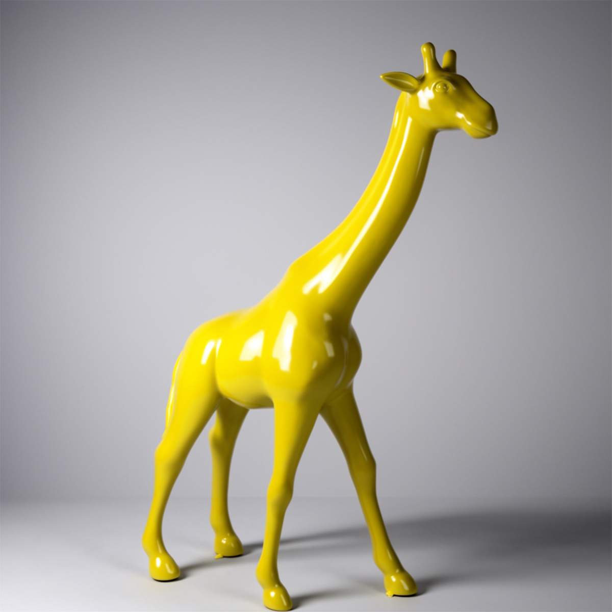 Duża Figura Dekoracyjna Żyrafa 230 cm Różowa