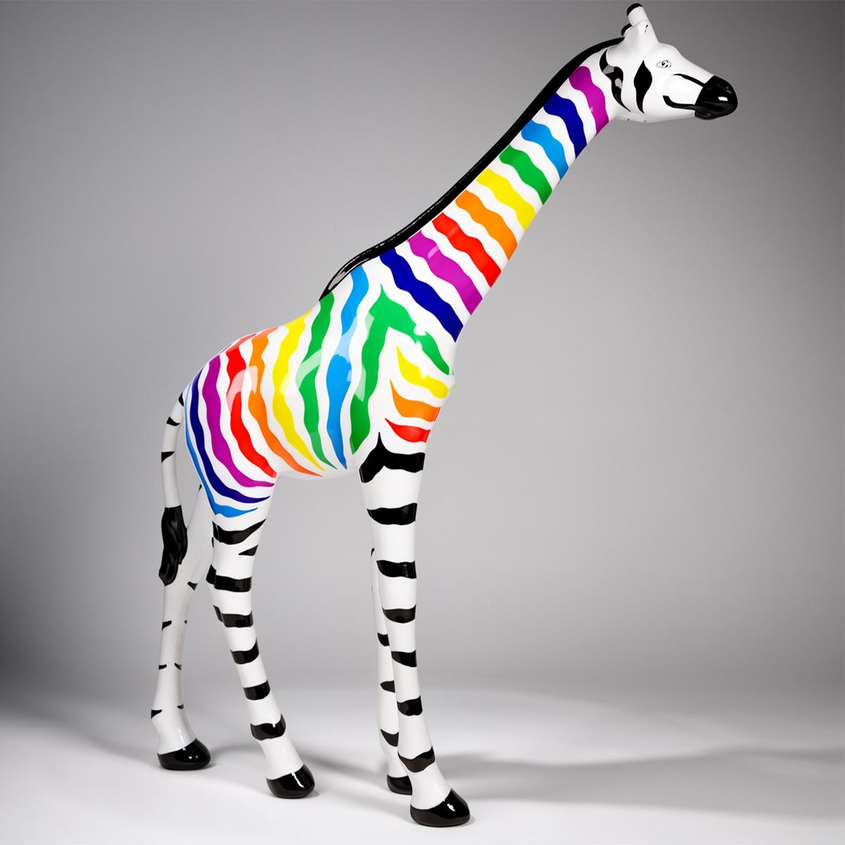 Duża Figura Dekoracyjna Żyrafa Naturalnej Wielkości Kolorowe Pasy Zebra
