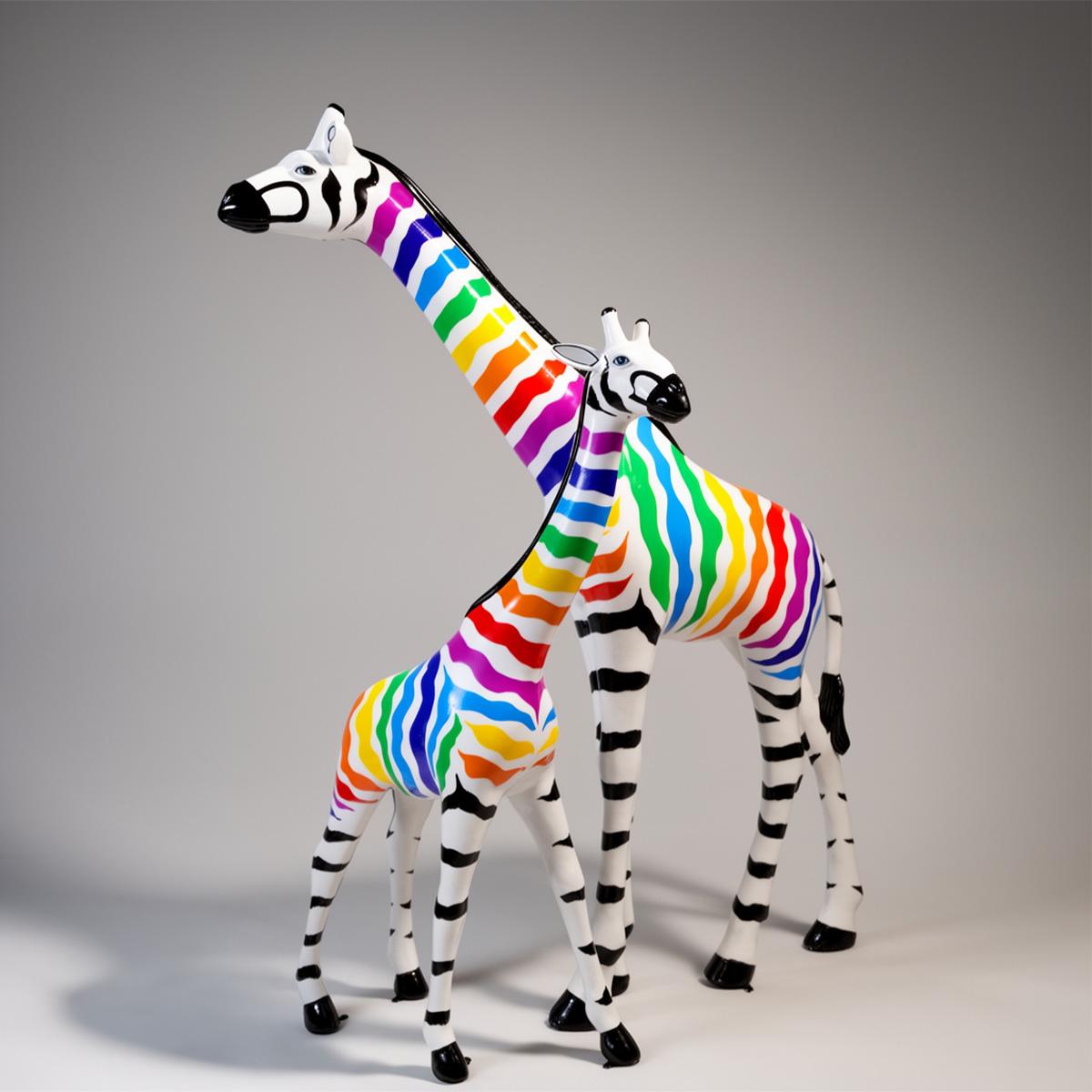 Duża Figura Dekoracyjna Żyrafa Naturalnej Wielkości Kolorowe Pasy Zebra