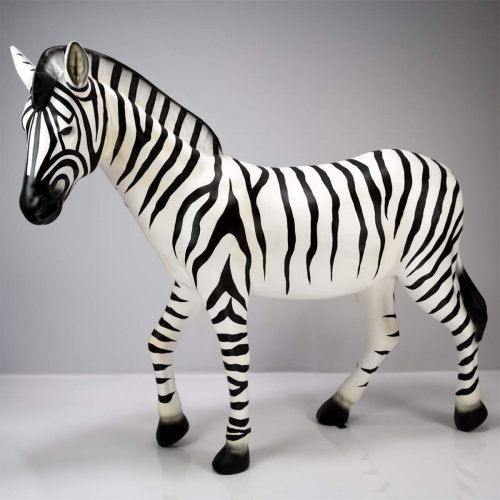 Biała zebra – figura naturalnej wielkości
