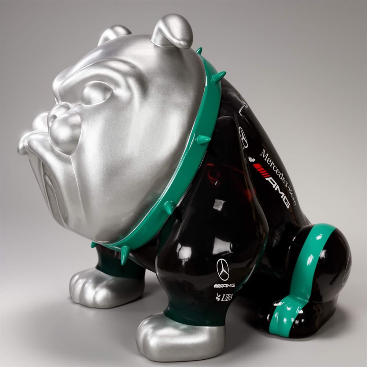 pies bulldog avella 55cm motyw Petronas - obrazek 3