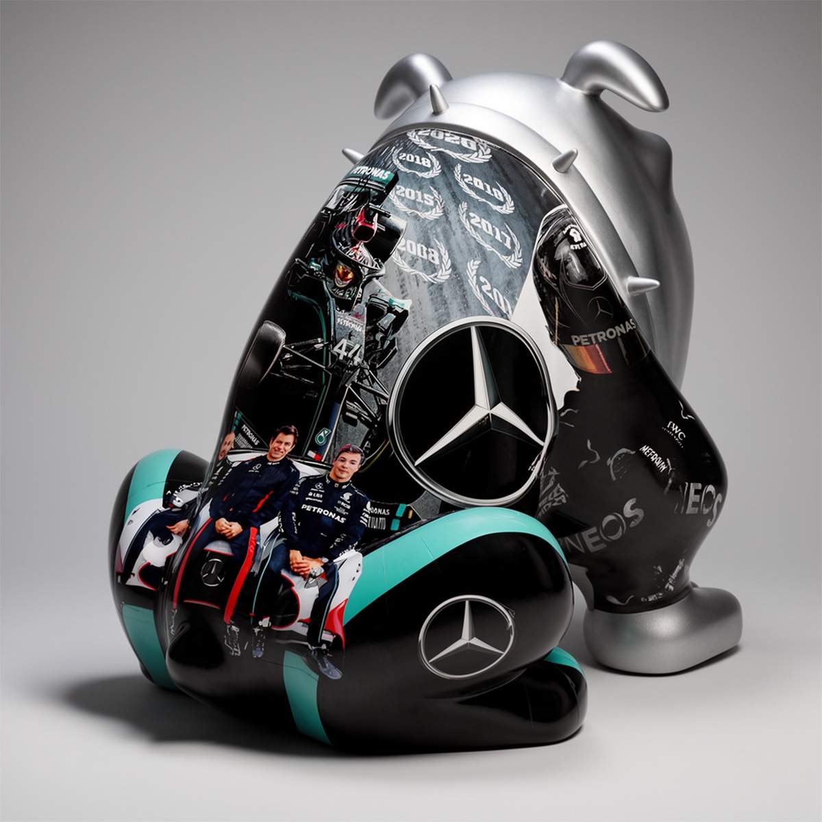 pies bulldog avella 55cm motyw Petronas - obrazek 2