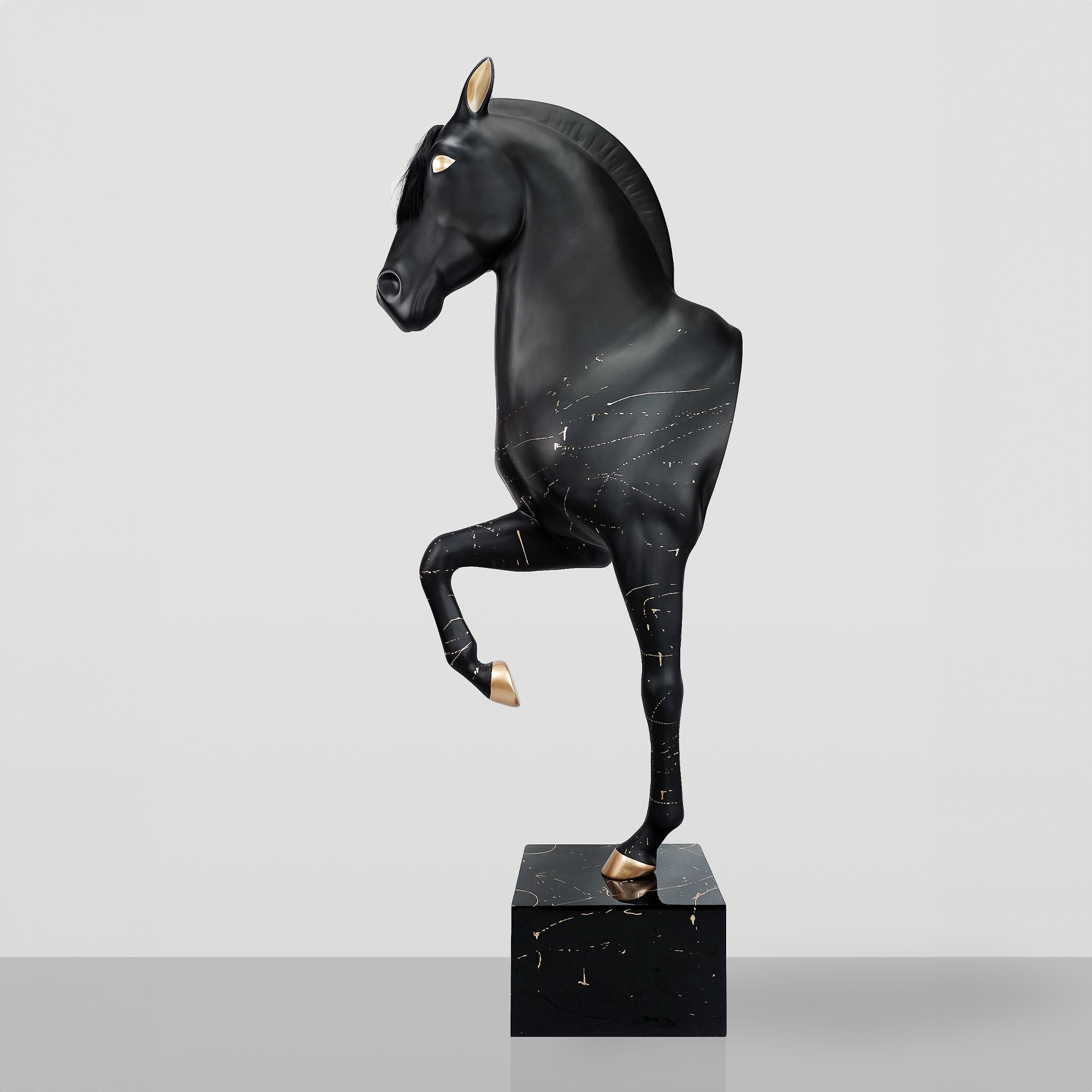 Naturalnej wielkości popiersie czarnego konia na postumencie 3 Naturalnej wielkości popiersie czarnego konia na postumencie - obrazek 3