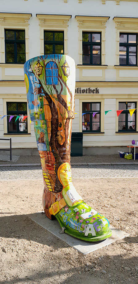 Duże Buty Miejskie – Atrakcja Turystyczna w Döbeln 17 duza figura buta 08