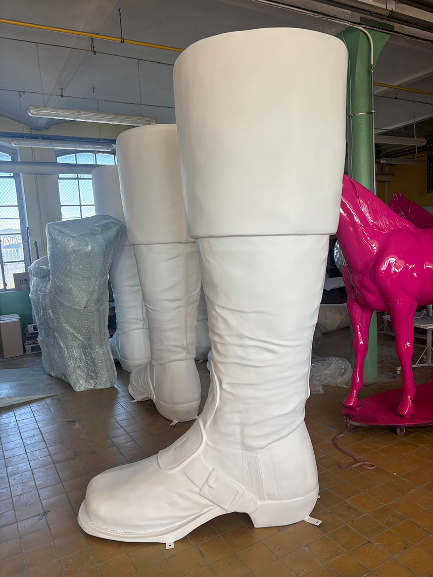 Duże Buty Miejskie – Atrakcja Turystyczna w Döbeln 7 duza figura buta 11