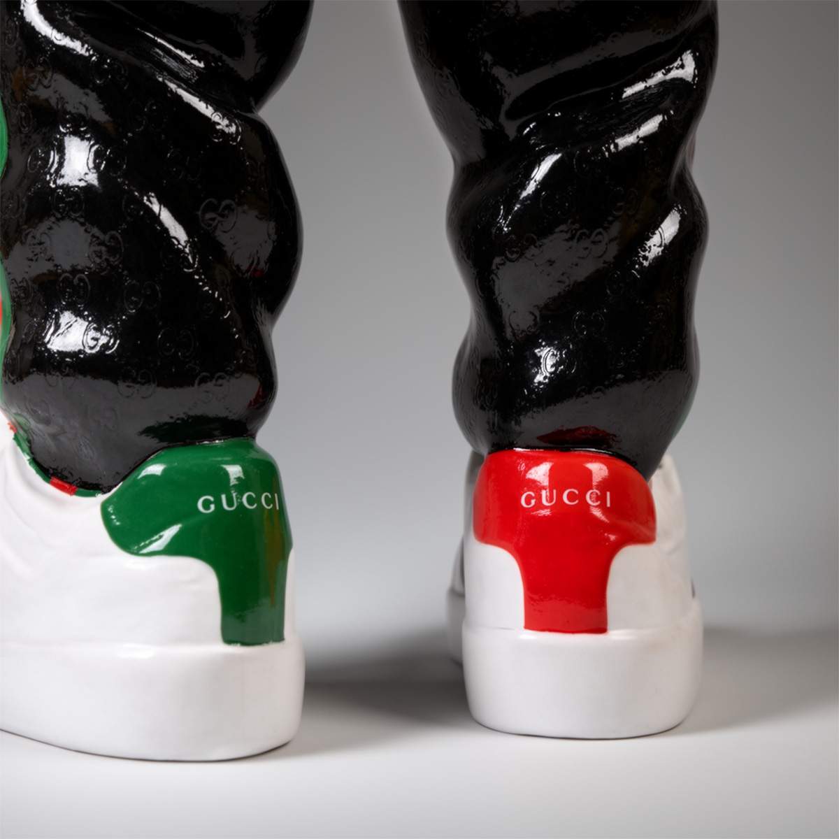 Figura Dekoracyjna Kaczor Daffy W Dresie G