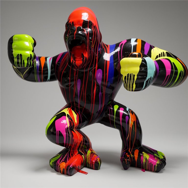 figura goryla z włókna szklanego w stylu pop art, czarna z jaskrawymi neonowymi smugami i efektami spływającej farby